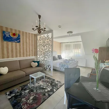 Katica Szallas 公寓 *