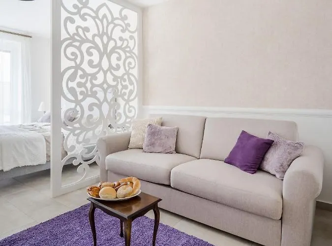 Katica Szallas * באלאטונקנשה