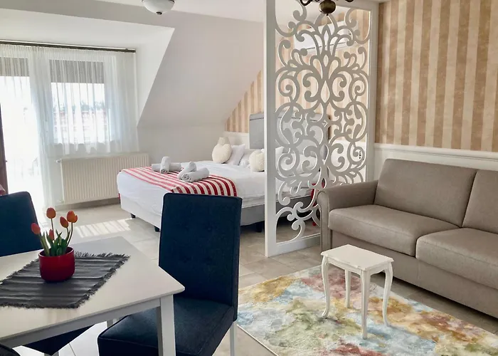 Katica Szallas 아파트 *