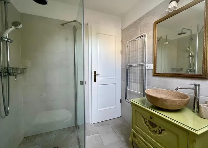 Katica Szallas 아파트