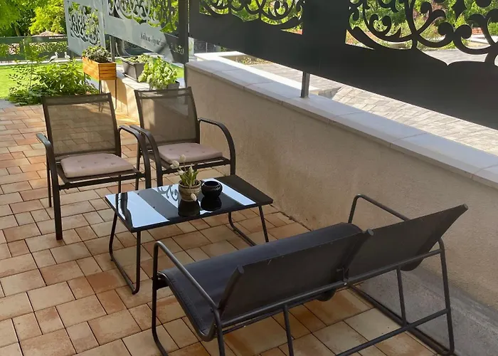 Katica Szallas * באלאטונקנשה